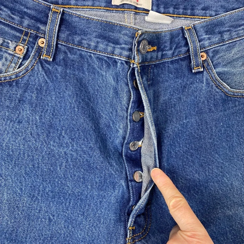 Levis 501 Original Straight Leg Button Fly Jeans Mens 38 Blue Medium‎ Wash